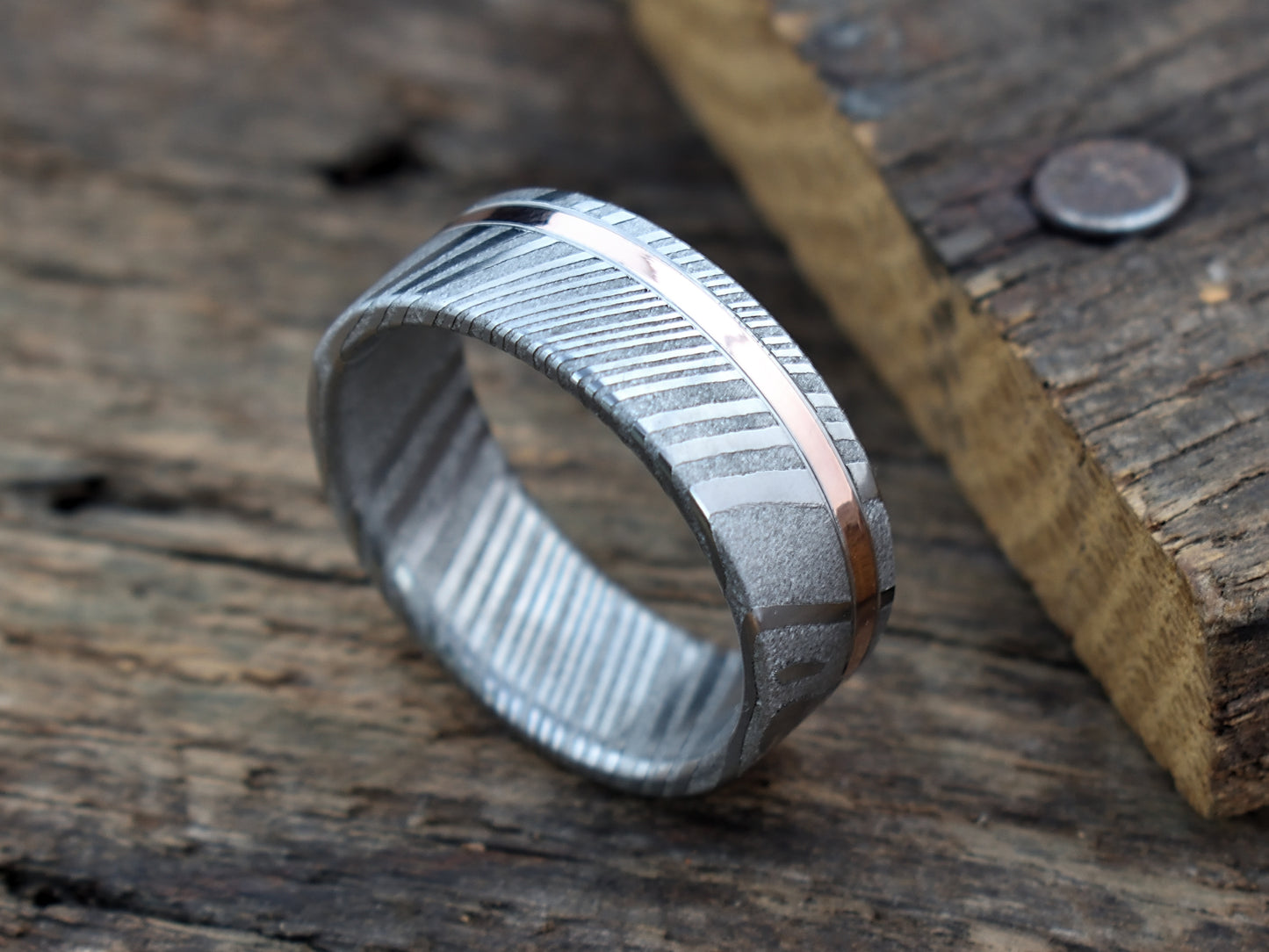 Stark (Rose Gold Inlay)