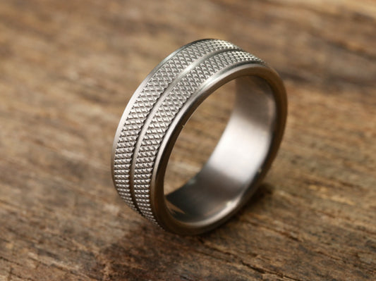 Apex - Knurled Titanium Ring